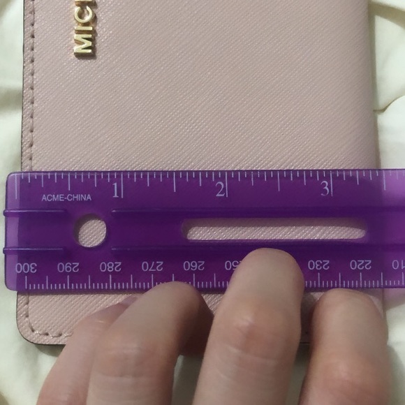 Michael kors Wallet (BABY PINK) lightly used - Picture 16 of 16